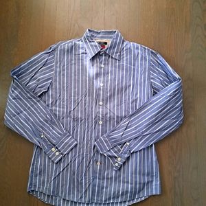 Men's Tommy Hilfiger dress shirt Size M
